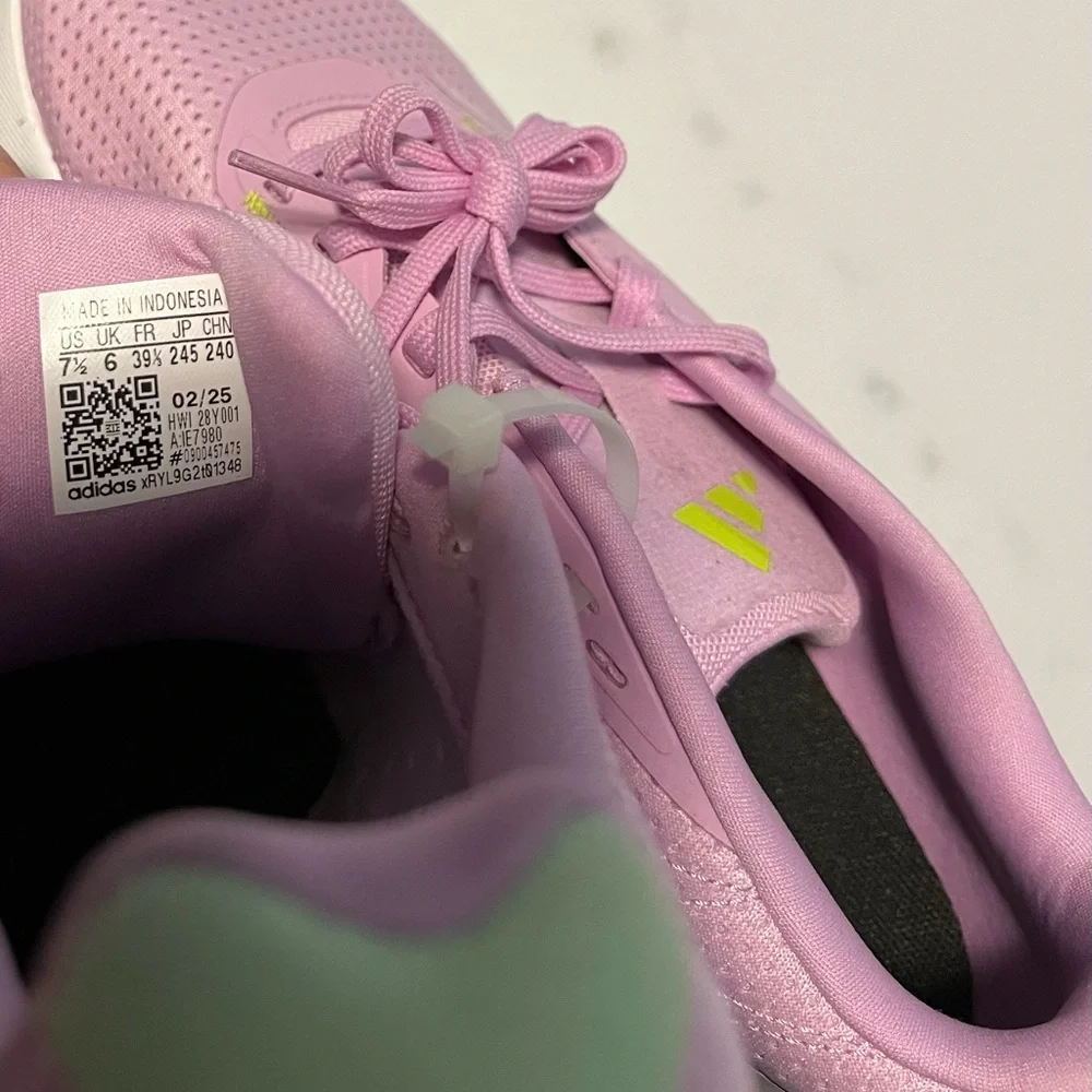🩷🩷🩷Adidas Women's Pink Athletic Shoes🩷🩷🩷 - Picture 7 of 8